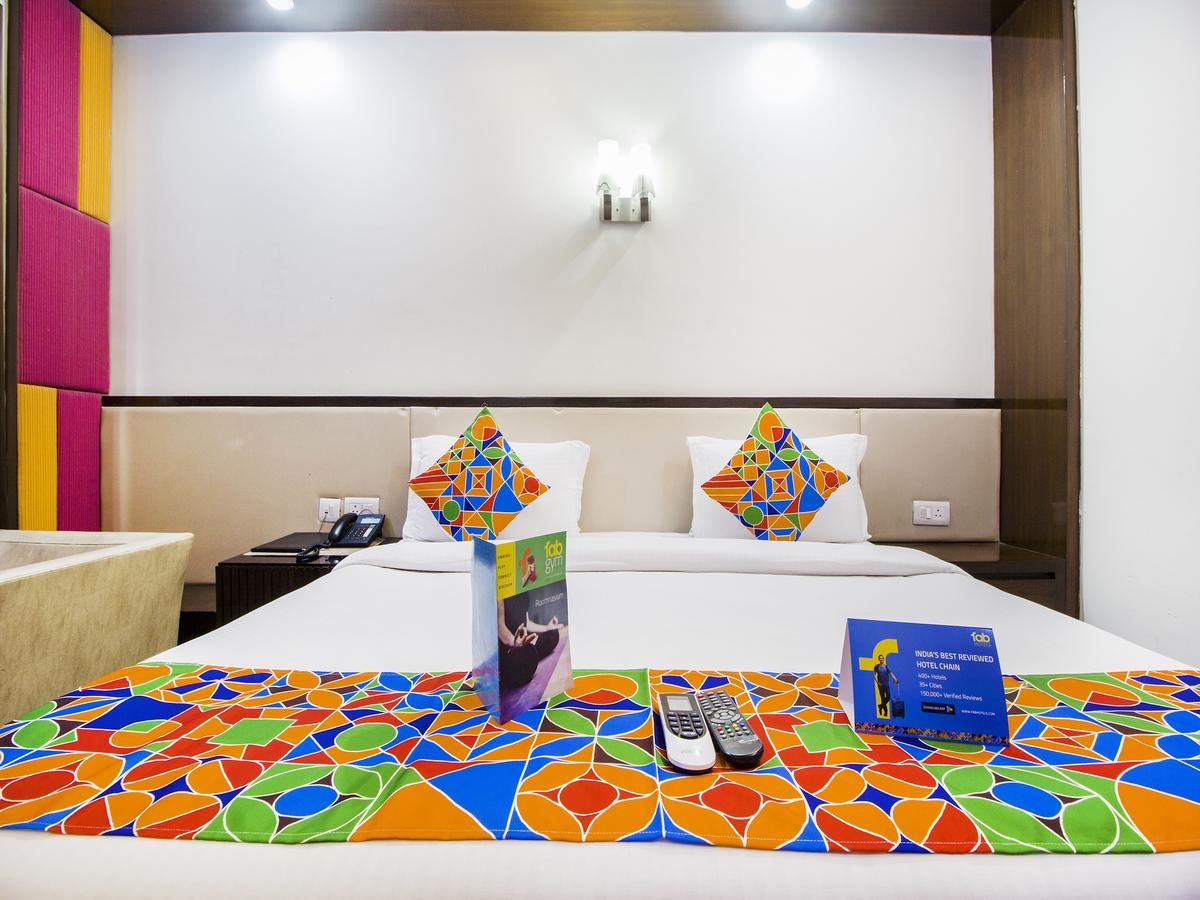 Fabhotel Marble Arch Karol Bagh Delhi  Bagian luar foto